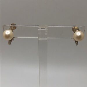 Marvella VTG Faux Pearl Gold Tone  Earrings Screwback